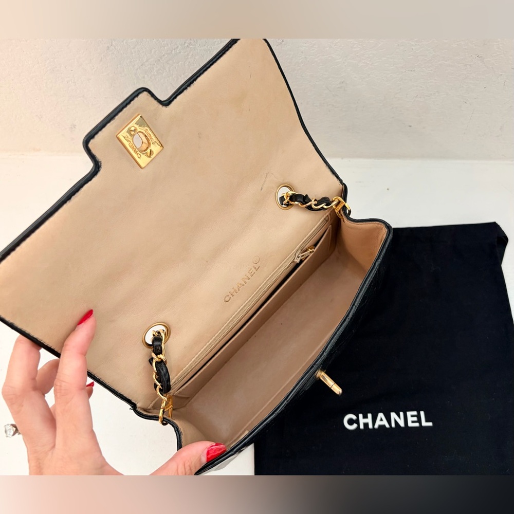 ❤️SOLD❤️ Auth CHANEL Vintage 24K Diana Classic Black Medium Single Flap Bag - Picture 9 of 17